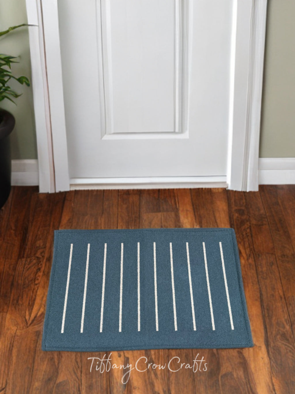 LINEAR STRIPE MODERN FLOOR MAT (80x50cm)