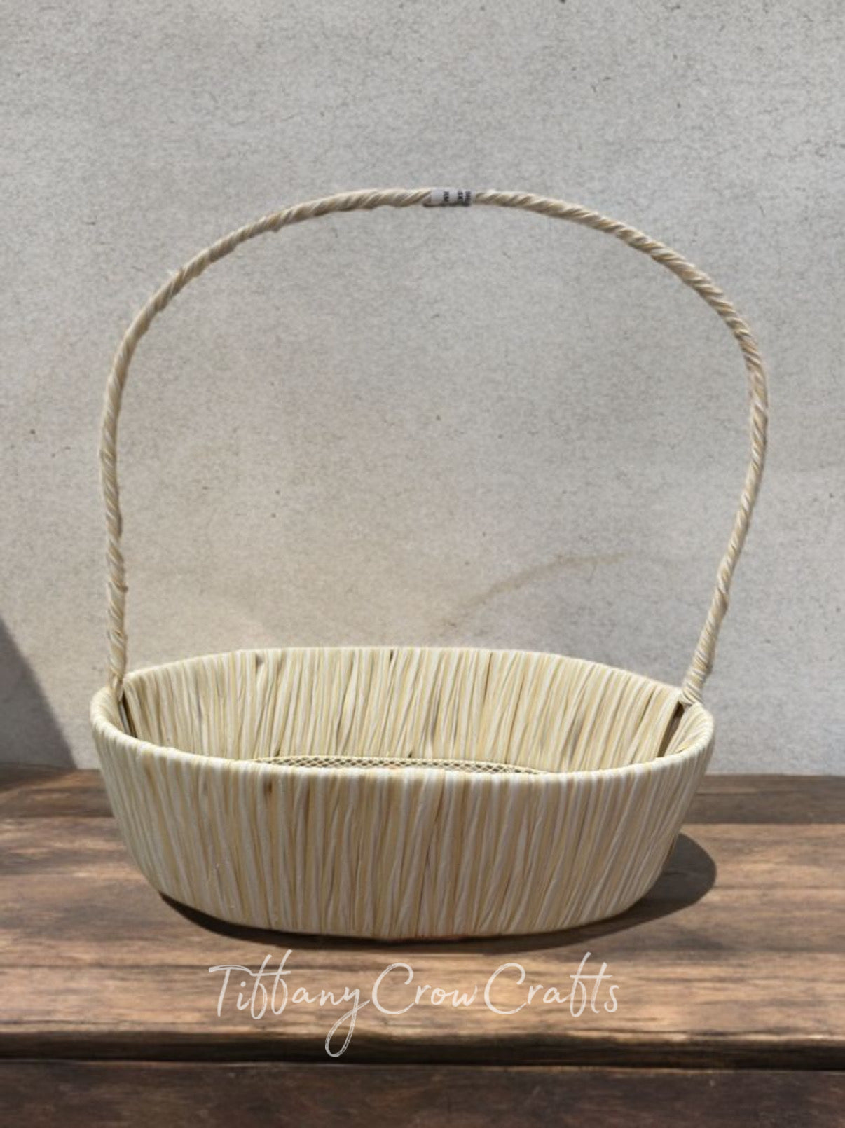 VINTAGE PANDANUS LEAF WOVEN BASKET
