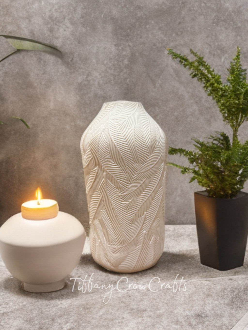 BEAUTIFUL LEAF TEXTURED CERAMIC VASE