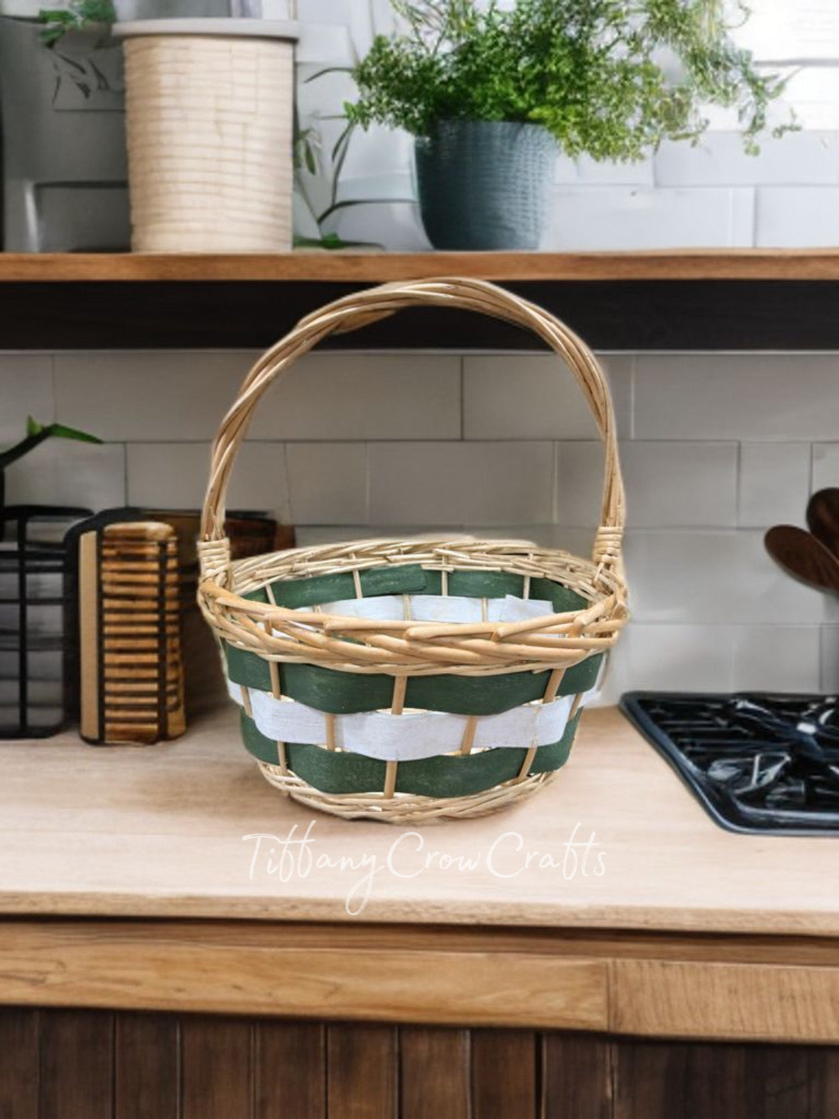 CHARMING GREEN HANDWOVEN RATTAN & LEAF BASKET