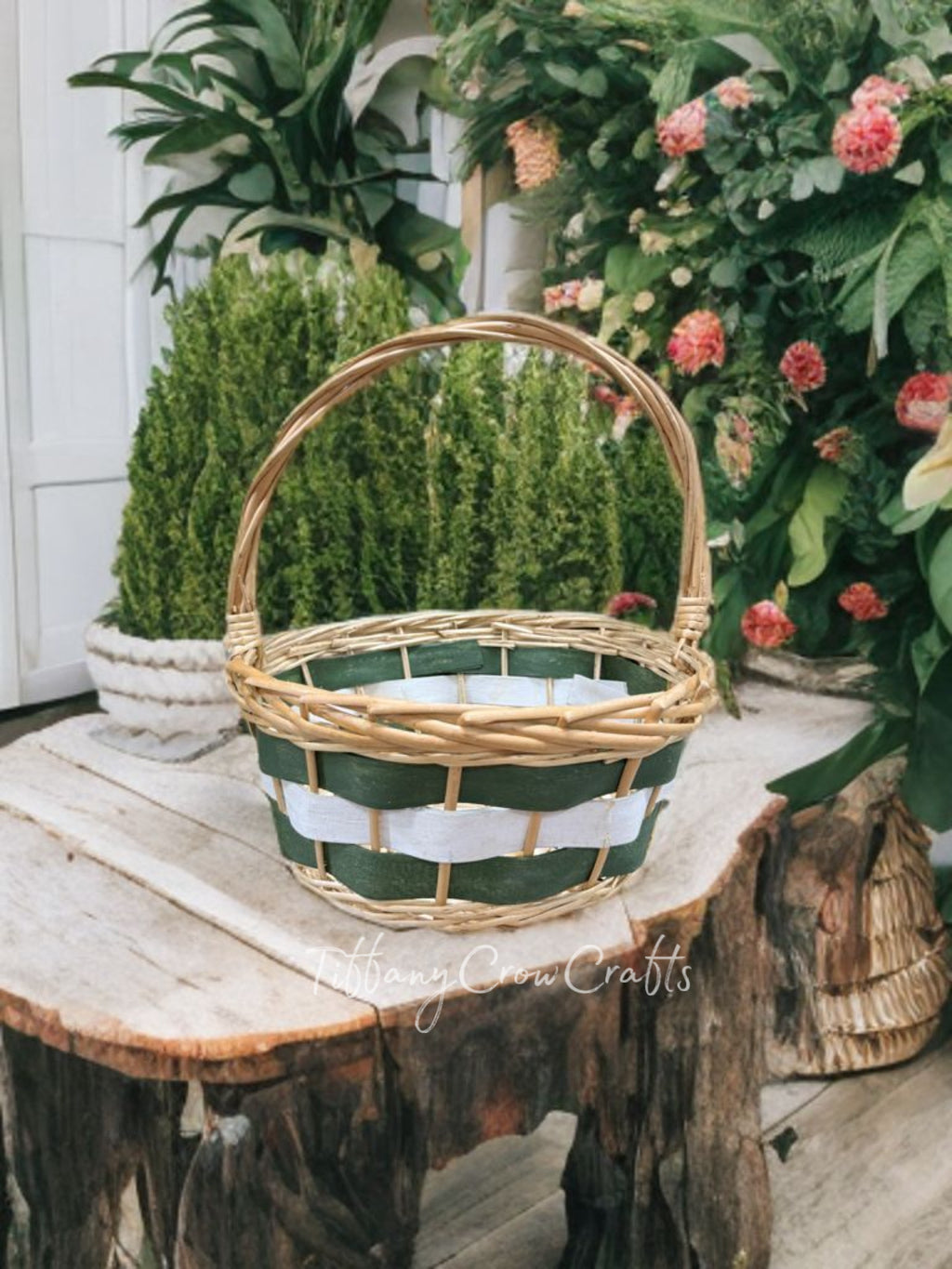 CHARMING GREEN HANDWOVEN RATTAN & LEAF BASKET