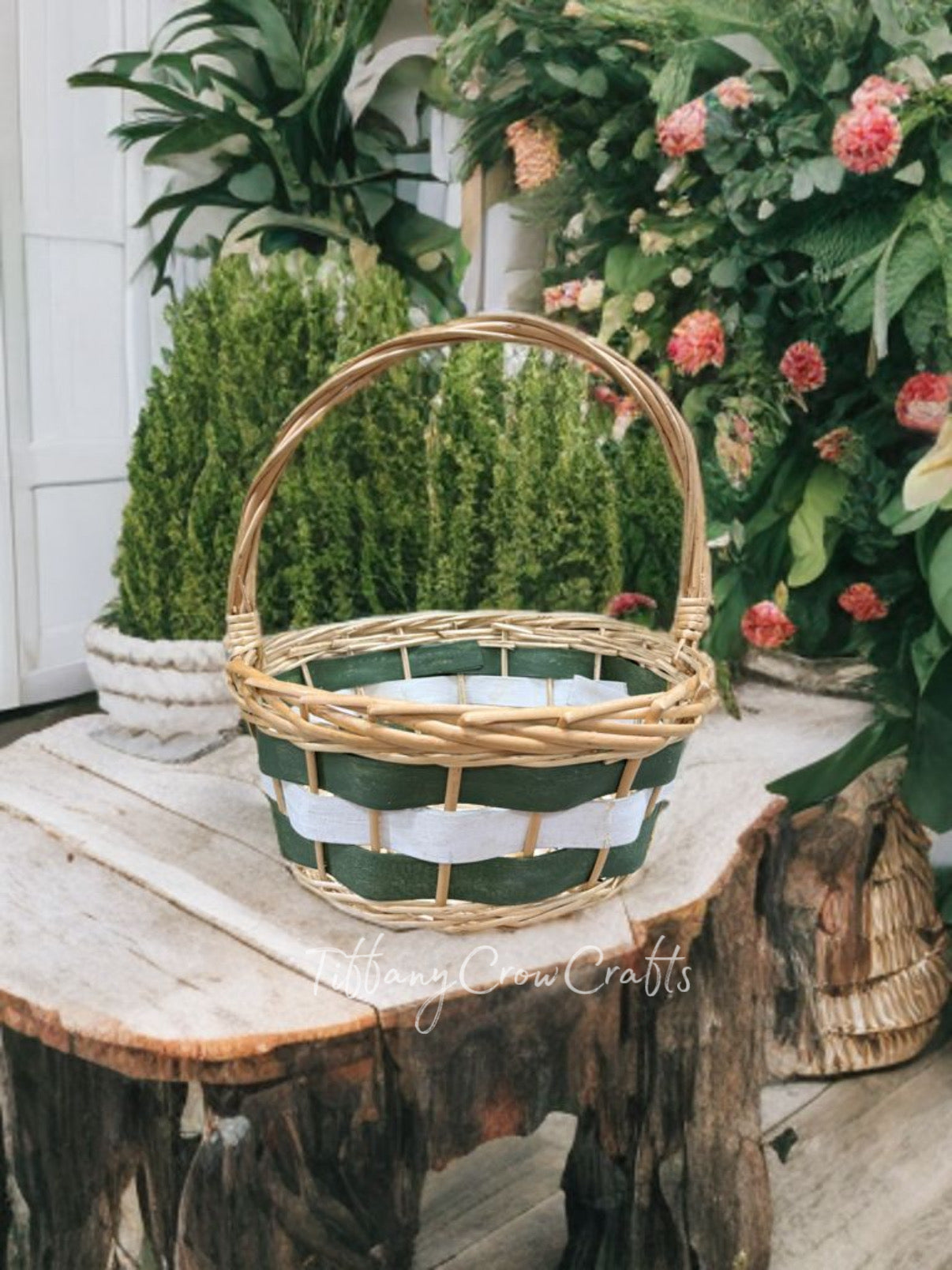 CHARMING GREEN HANDWOVEN RATTAN & LEAF BASKET