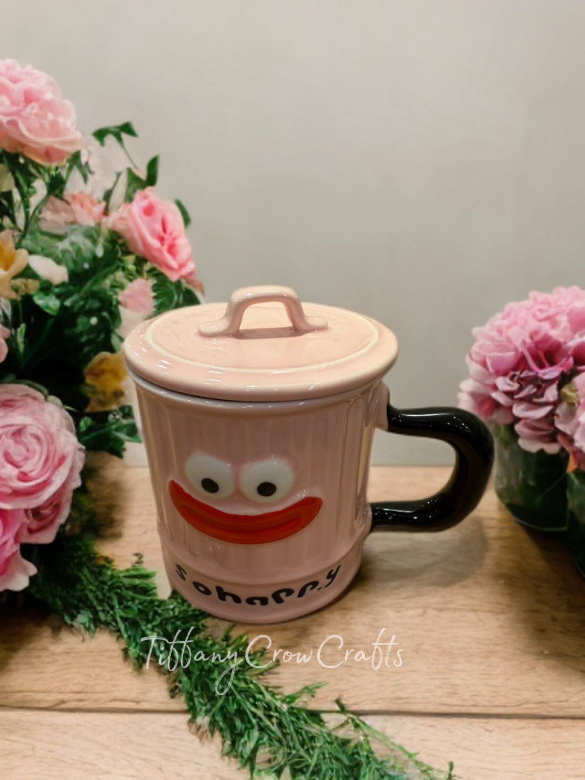 SMILEY QUIRKY CERAMIC MUG & LID SET (Green/Pink/Cream)