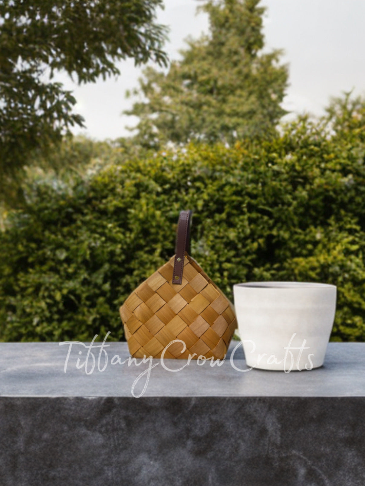 HANDWOVEN VEGAN BASKET WITH FAUX LEATHER HANDLE