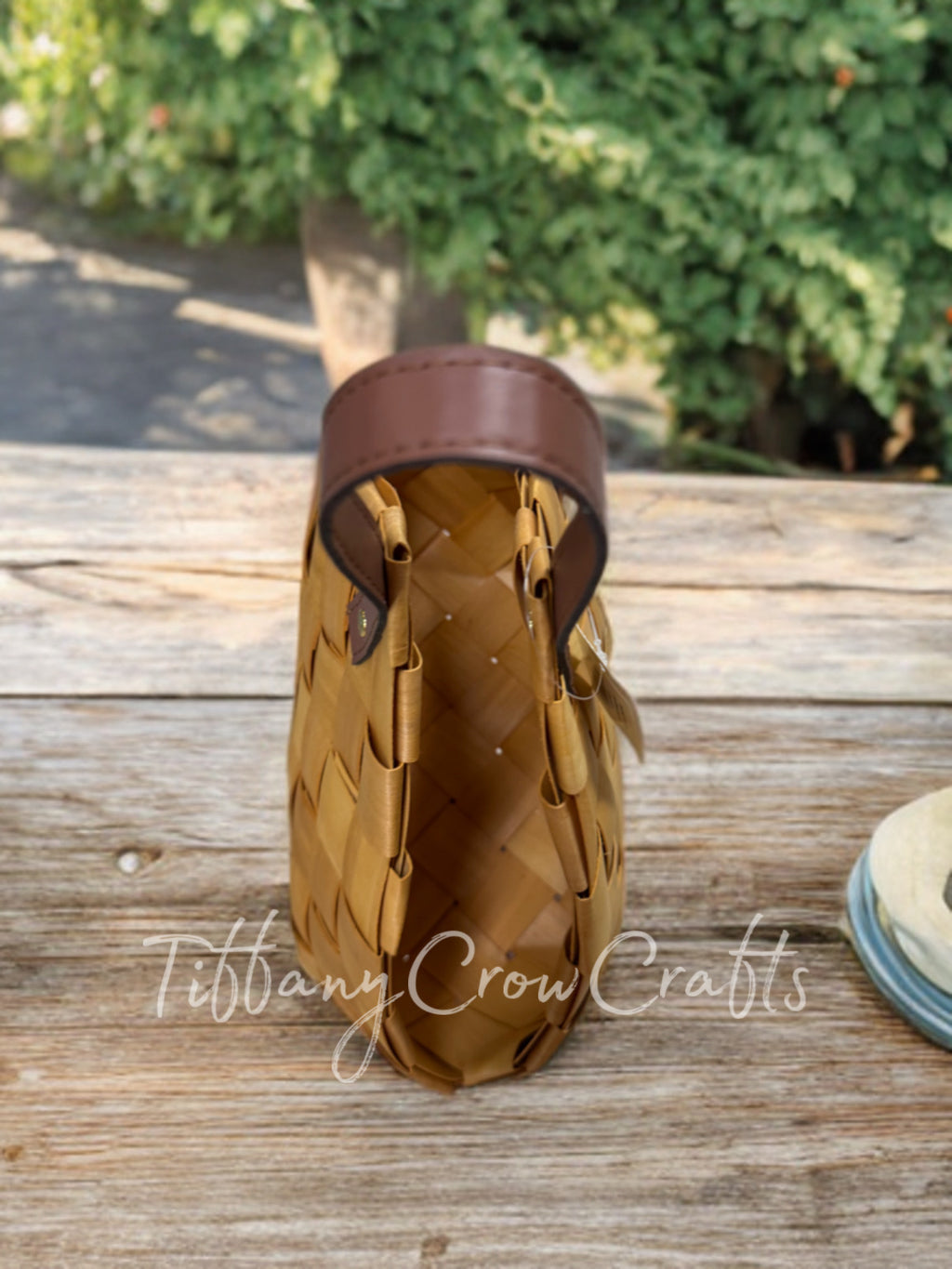 HANDWOVEN VEGAN BASKET WITH FAUX LEATHER HANDLE