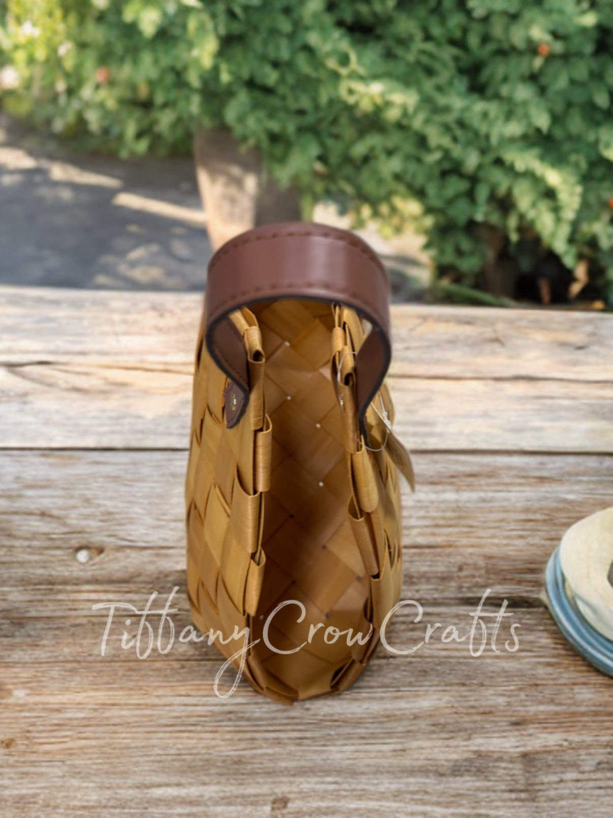 HANDWOVEN VEGAN BASKET WITH FAUX LEATHER HANDLE