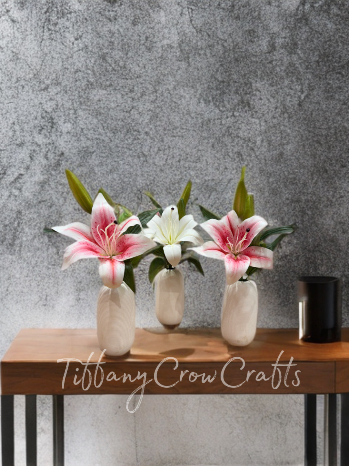 ARTFUL FAUX LILY ARRANGEMENT - HANDCRAFTED CERAMIC VASE CENTERPIECE