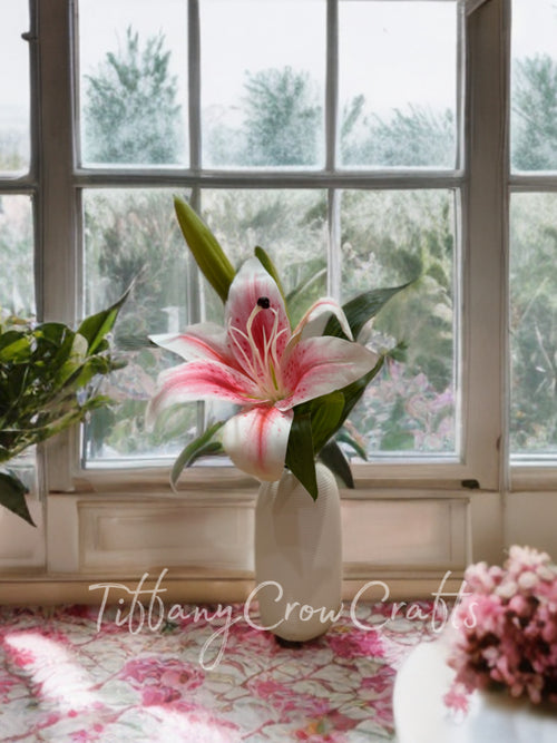 ARTFUL FAUX LILY ARRANGEMENT - HANDCRAFTED CERAMIC VASE CENTERPIECE