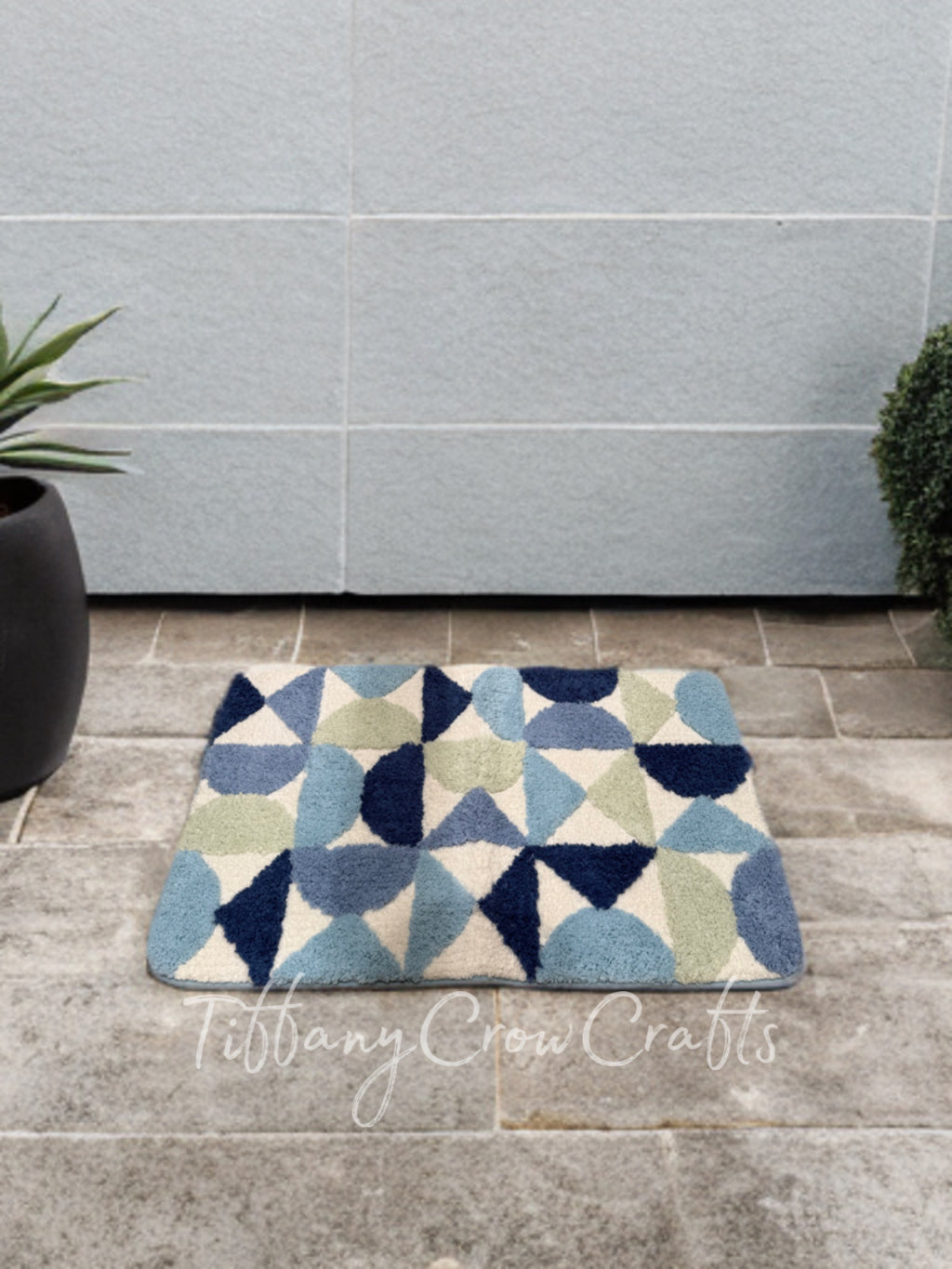 MODERN GEOMETRIC BATHROOM RUG