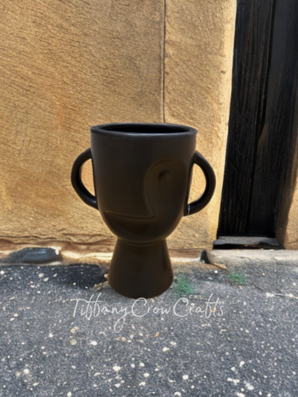 MODERN FACE ART CERAMIC VASE – MINIMALIST SCULPTURAL DESIGN