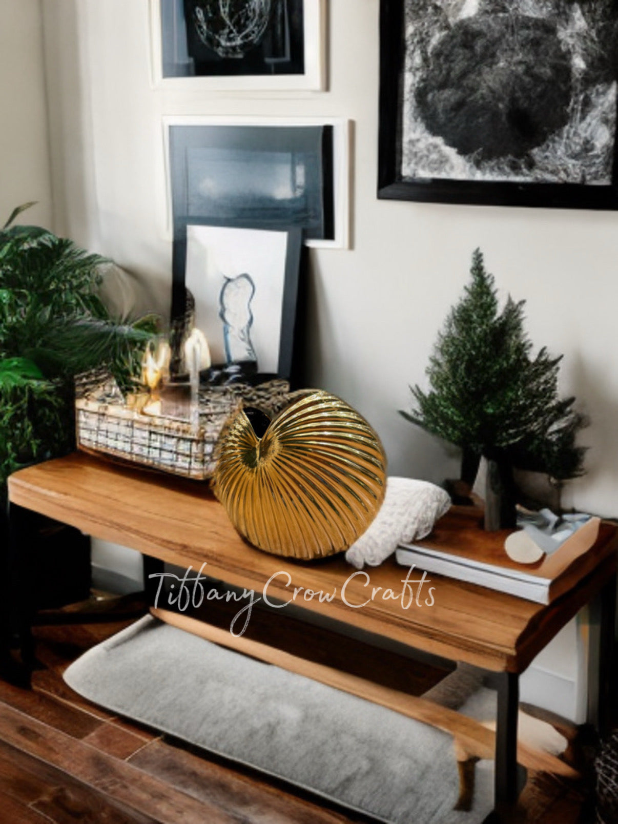 LUXURIOUS NAUTILUS SHELL VASES