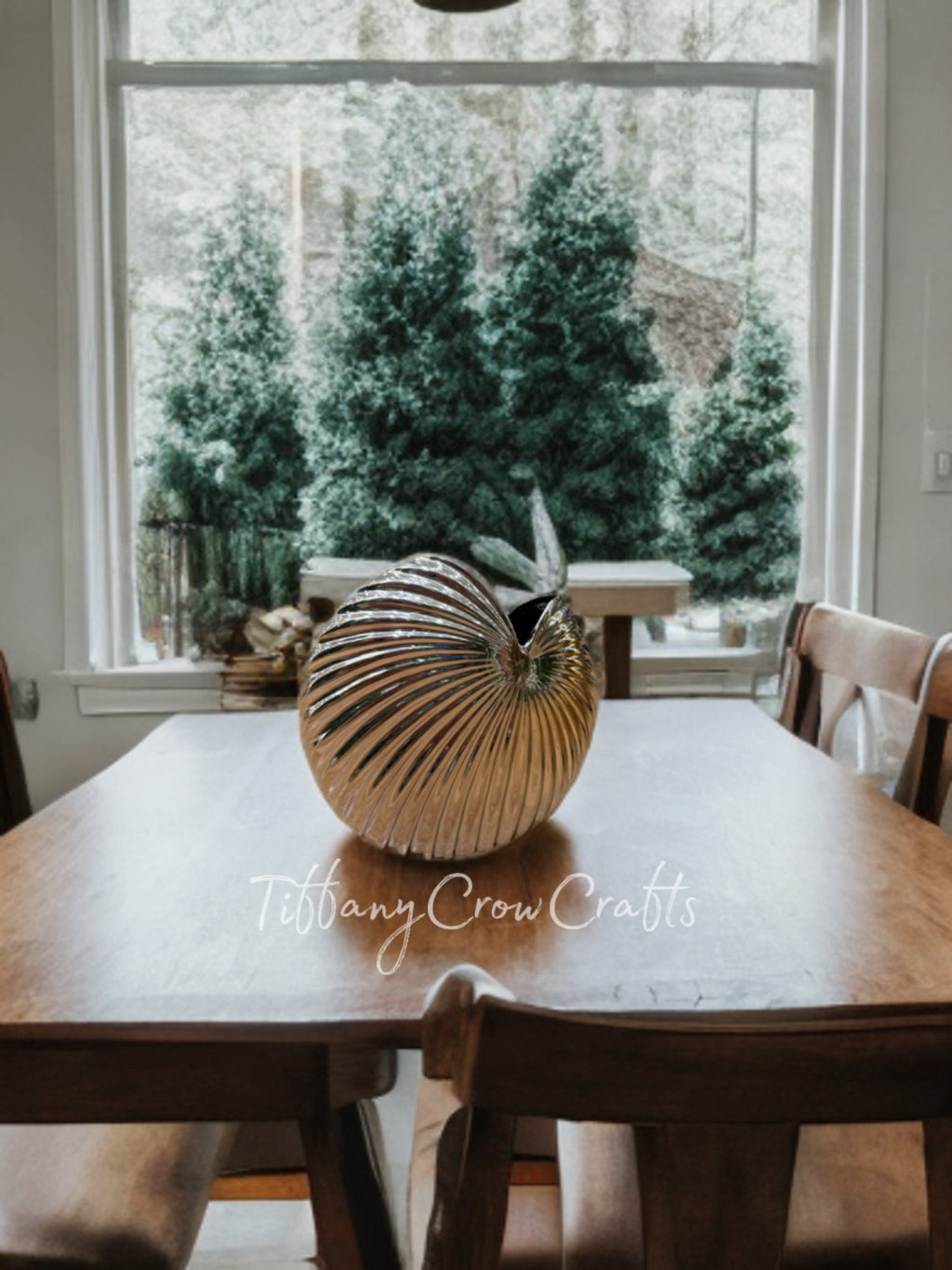 LUXURIOUS NAUTILUS SHELL VASES