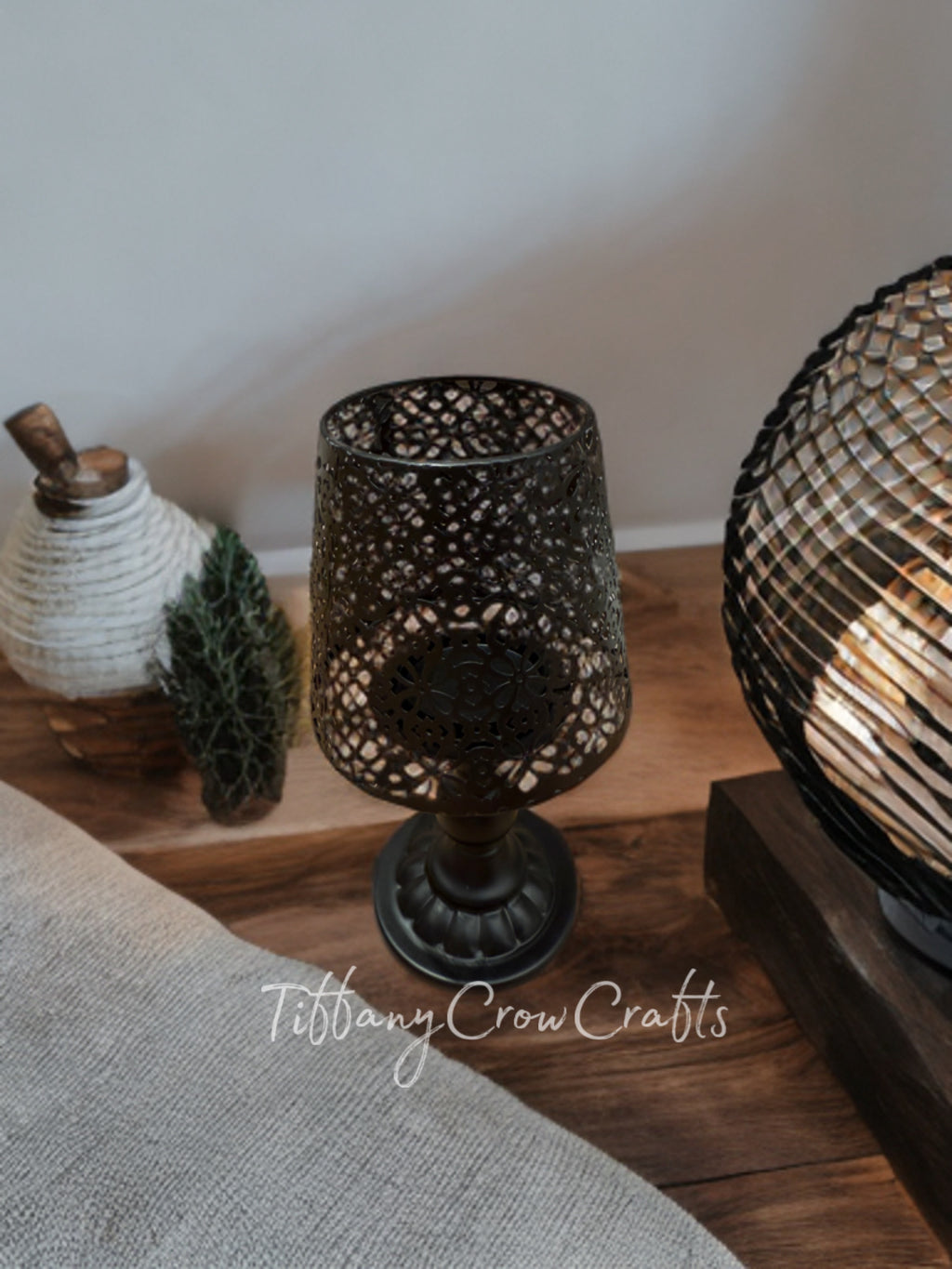VINTAGE CHARM FILIGREE VOTIVE STAND