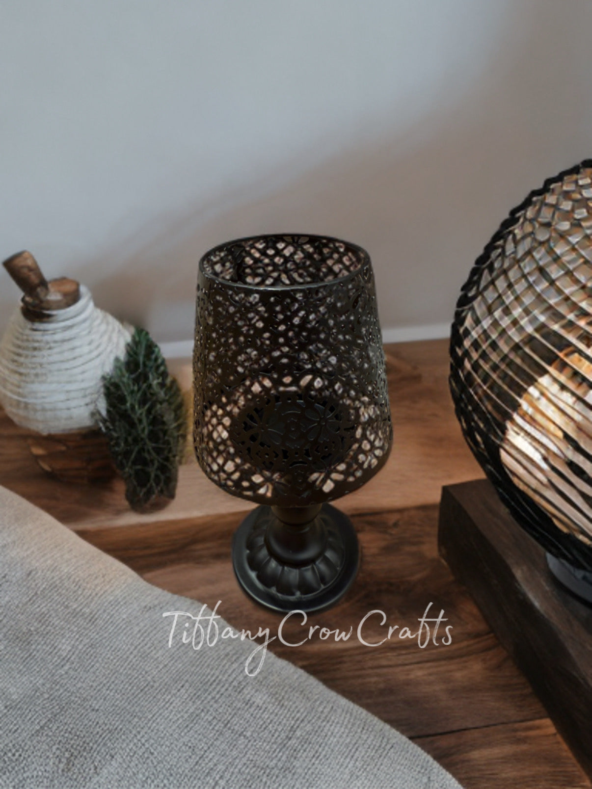 VINTAGE CHARM FILIGREE VOTIVE STAND
