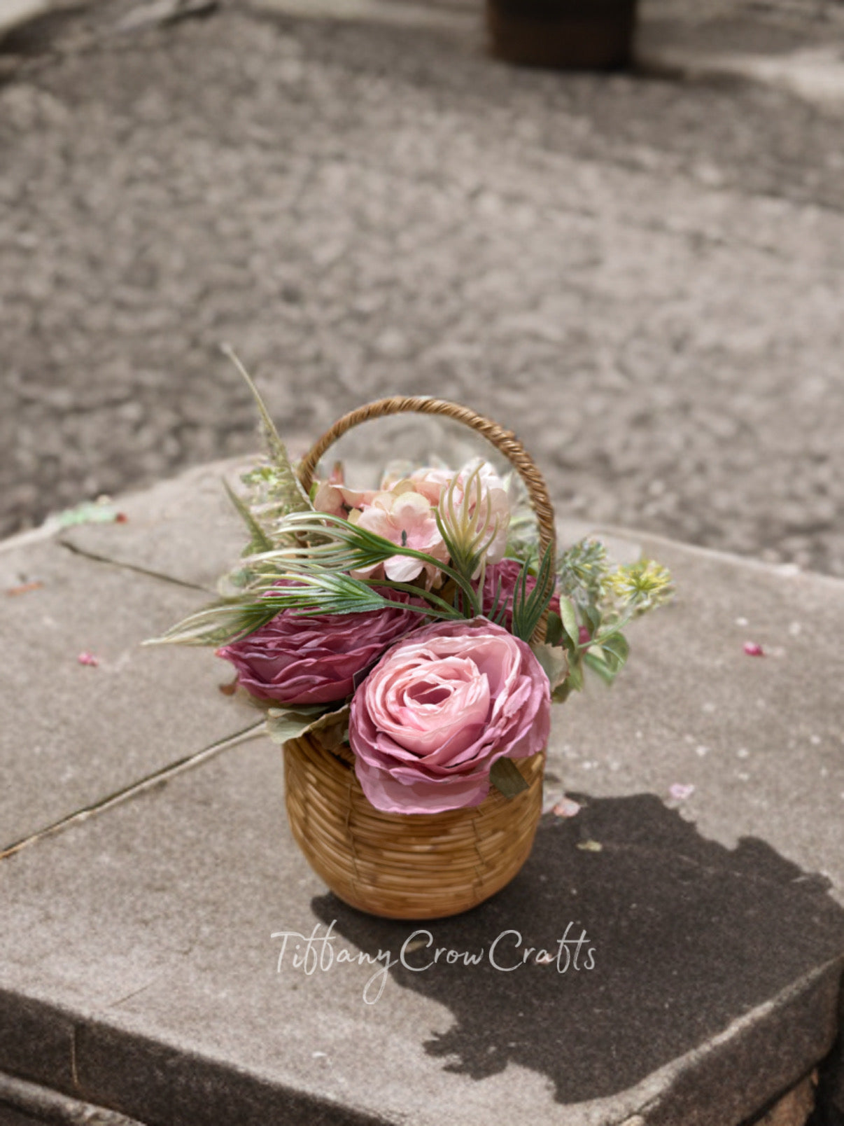 VICTORIAN MEADOW HAND-WOVEN FAUX FLOWER BASKET